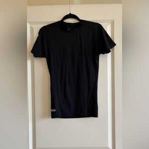 Mens Under Armour Compression Shirt- Size Medium